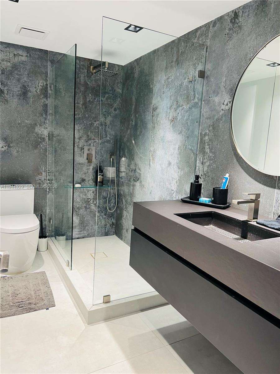 King Cole at 900 Bay Dr, Miami Beach, FL 33141 - For Rent photo 17