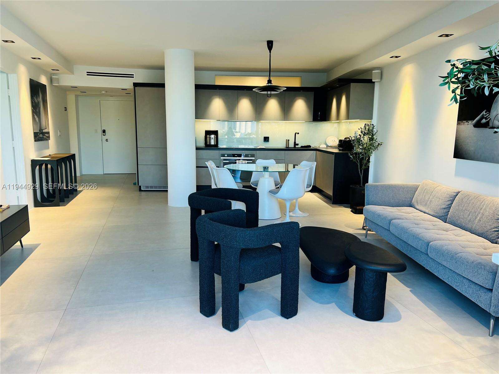 King Cole at 900 Bay Dr, Miami Beach, FL 33141 - For Rent photo 4