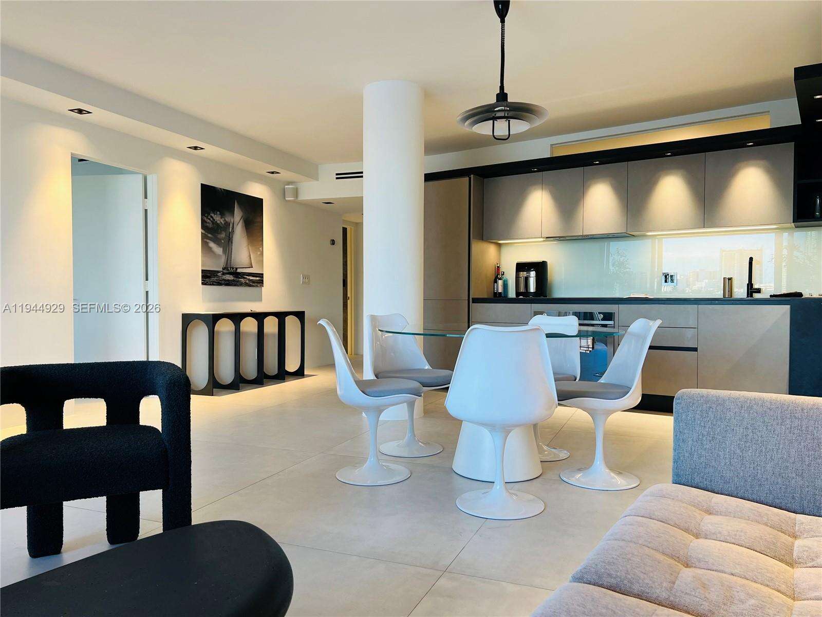 King Cole at 900 Bay Dr, Miami Beach, FL 33141 - For Rent photo 6