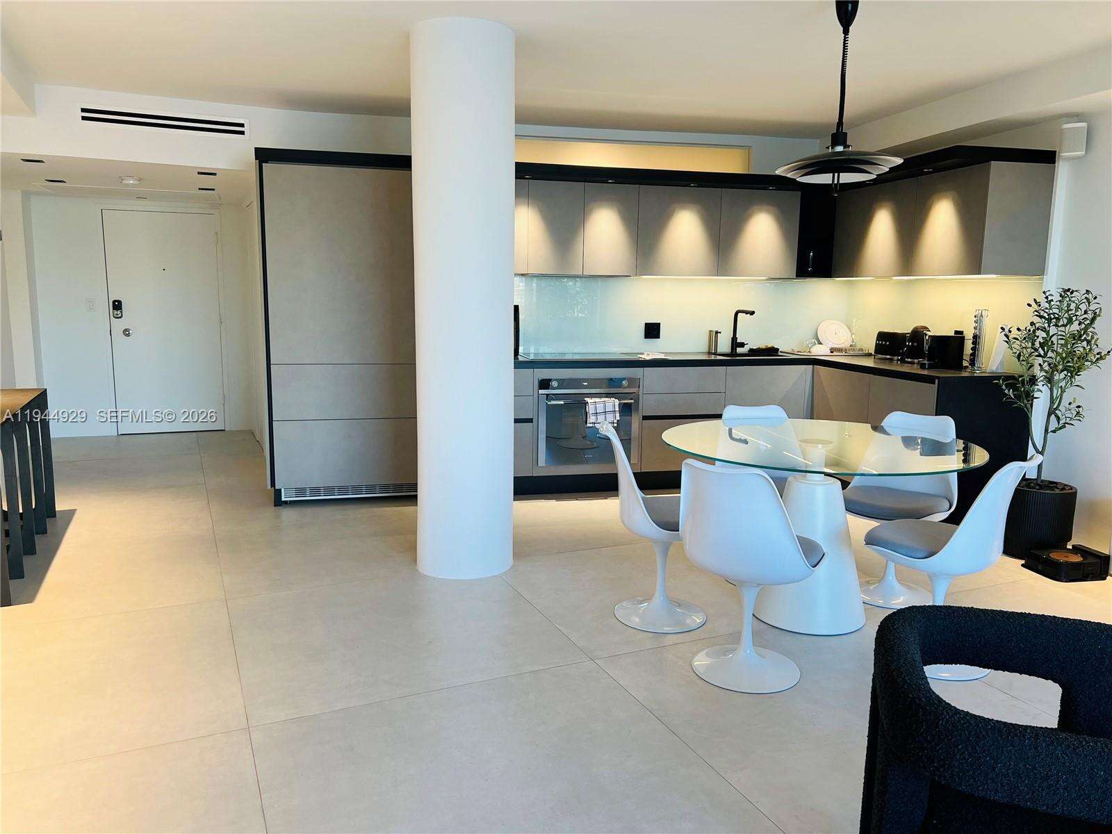 King Cole at 900 Bay Dr, Miami Beach, FL 33141 - For Rent photo 7