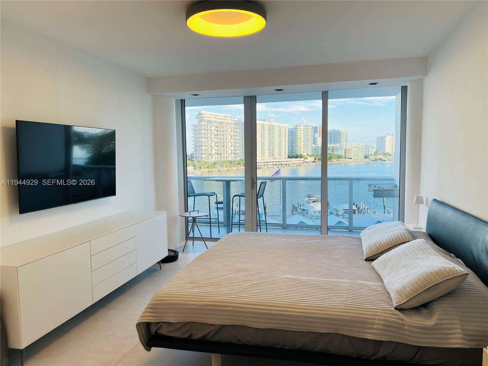 King Cole at 900 Bay Dr, Miami Beach, FL 33141 - For Rent photo 9