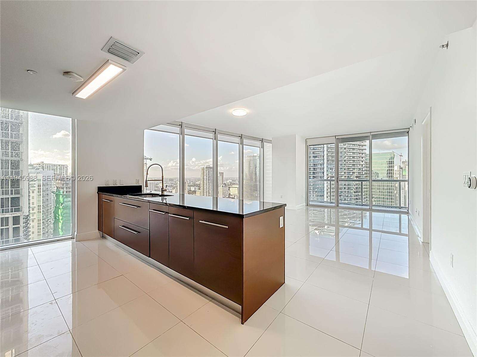 Icon Brickell 1 at 475 Brickell Ave, Miami, FL 33131 - For Rent photo 5