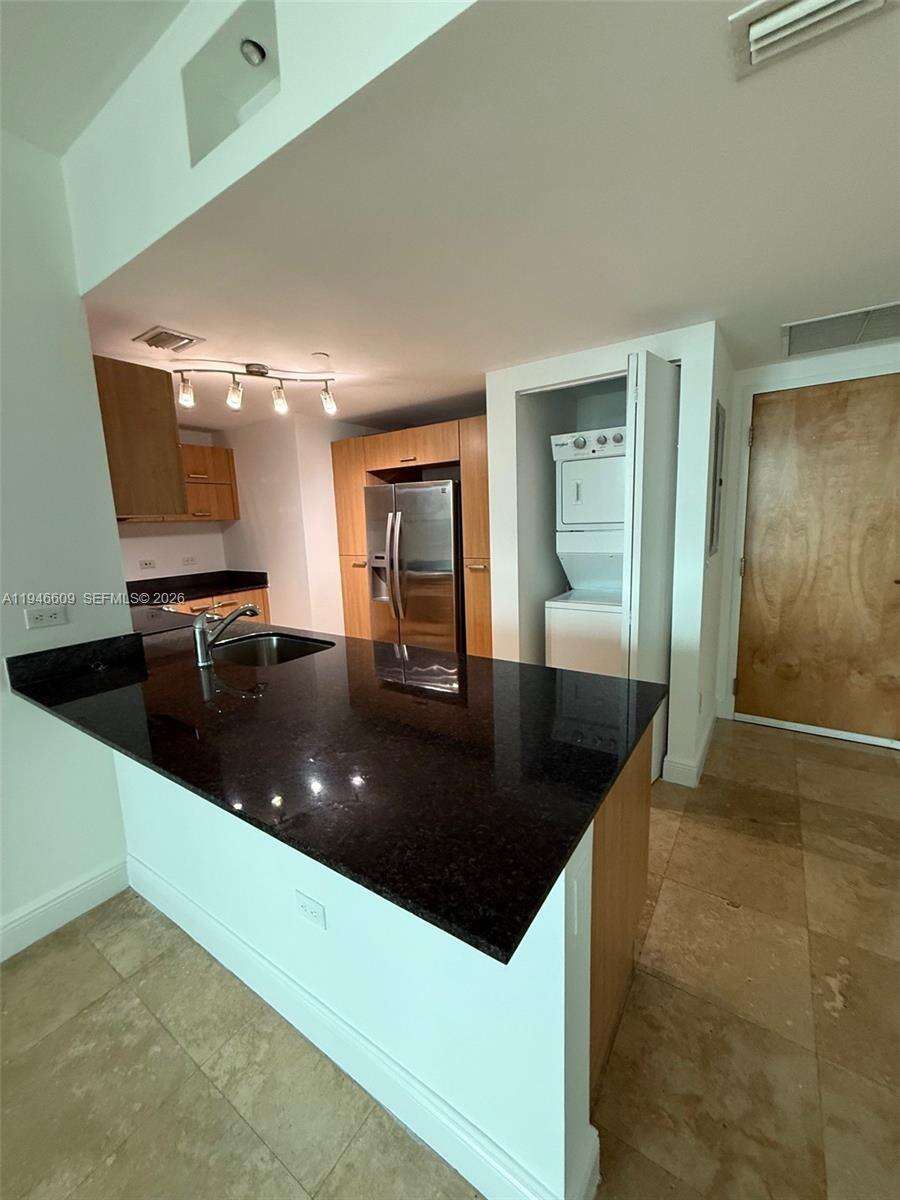 Wind By Neo at 350 Miami Ave, Miami, FL 33130 - For Rent photo 1
