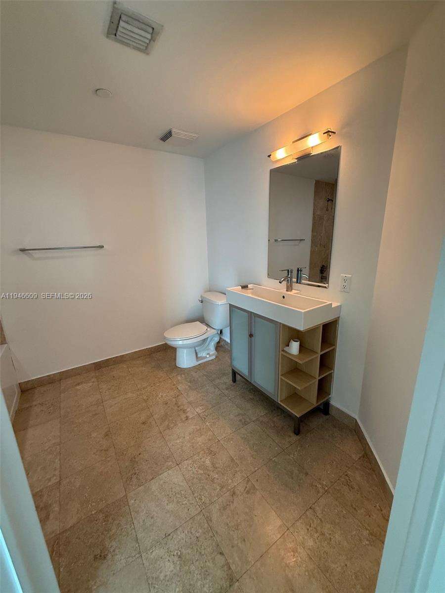 Wind By Neo at 350 Miami Ave, Miami, FL 33130 - For Rent photo 3