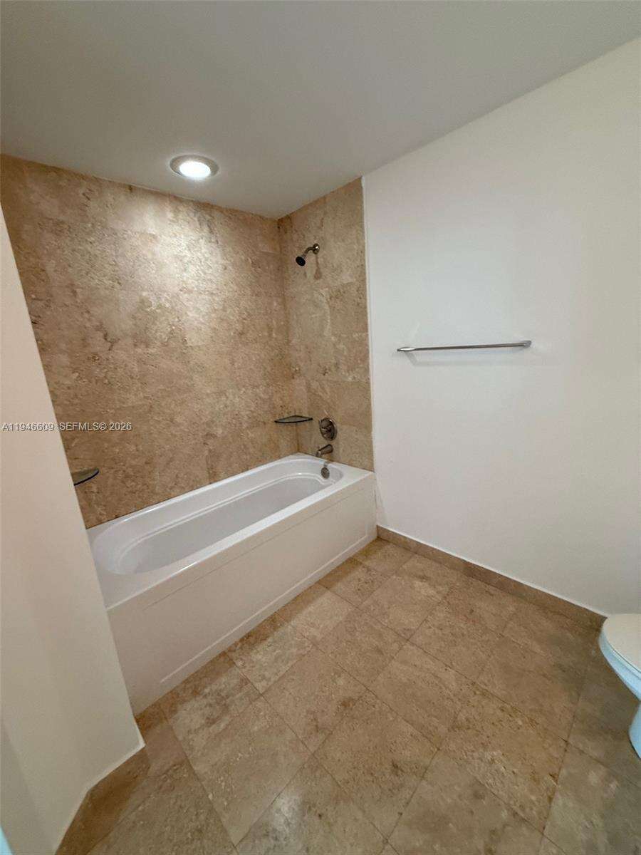 Wind By Neo at 350 Miami Ave, Miami, FL 33130 - For Rent photo 4