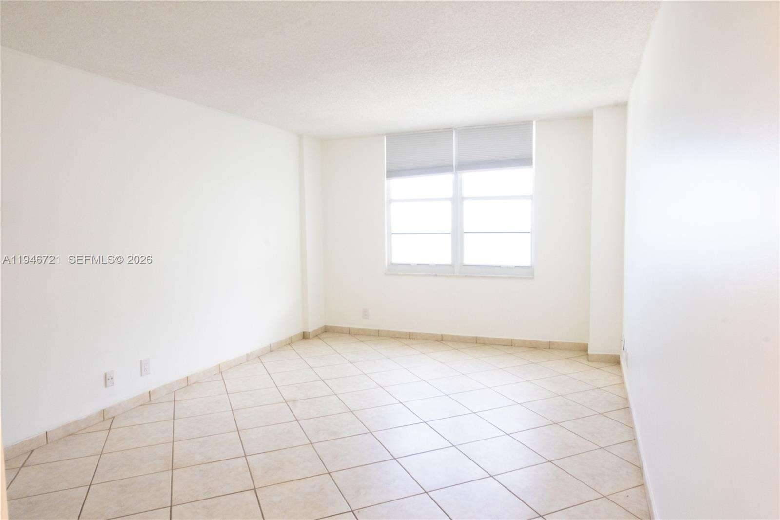 Sea Air Towers at 3725 Ocean Dr, Hollywood, FL 33019 - For Rent photo 13