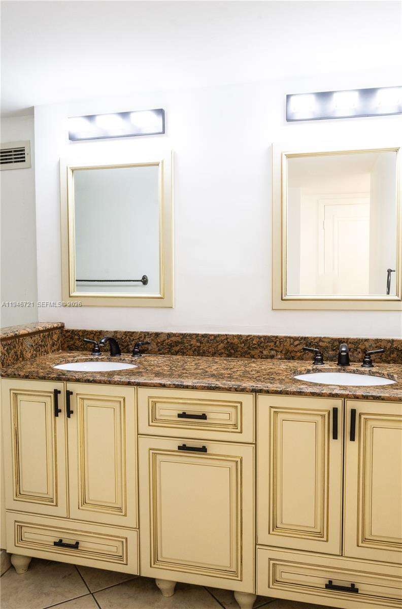 Sea Air Towers at 3725 Ocean Dr, Hollywood, FL 33019 - For Rent photo 15