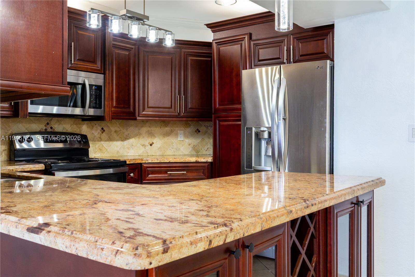Sea Air Towers at 3725 Ocean Dr, Hollywood, FL 33019 - For Rent photo 6