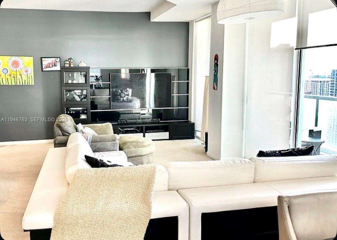 Vizcayne South at 253 2 St, Miami, FL 33132 - For Rent photo 3