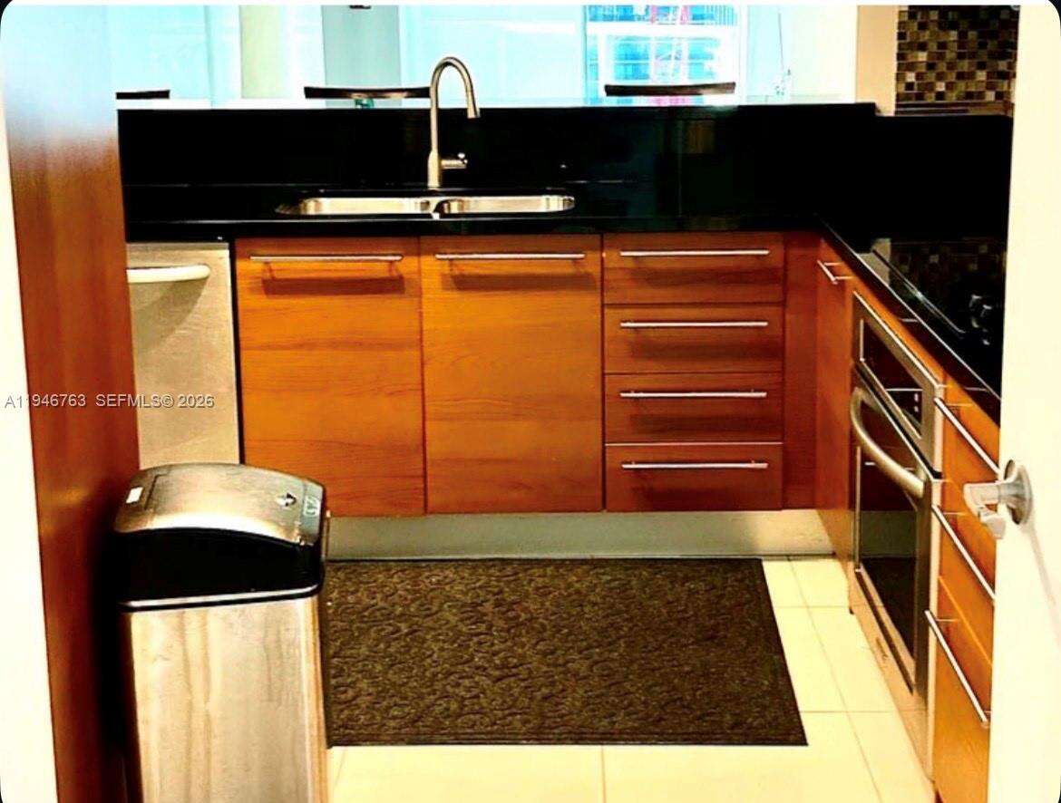Vizcayne South at 253 2 St, Miami, FL 33132 - For Rent photo 6