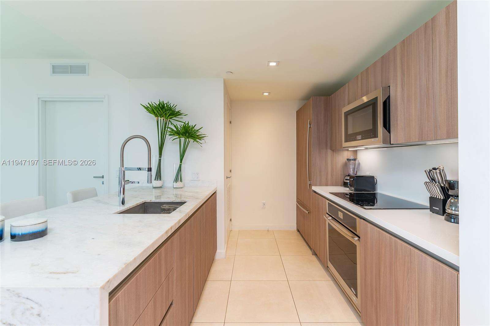 Tiffany House at 401 Birch Rd, Fort Lauderdale, FL 33304 - For Rent photo 5