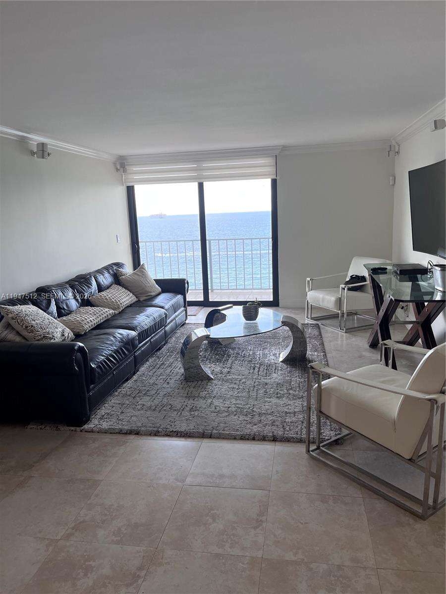 Oceanfront Plaza at 2625 Collins Ave, Miami Beach, FL 33140 - For Rent photo 7