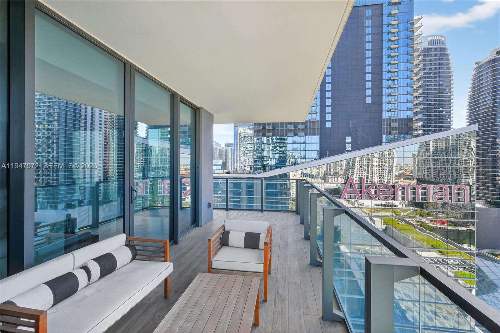 Reach Brickell at 68 6 St, Miami, FL 33131 - For Rent photo 21