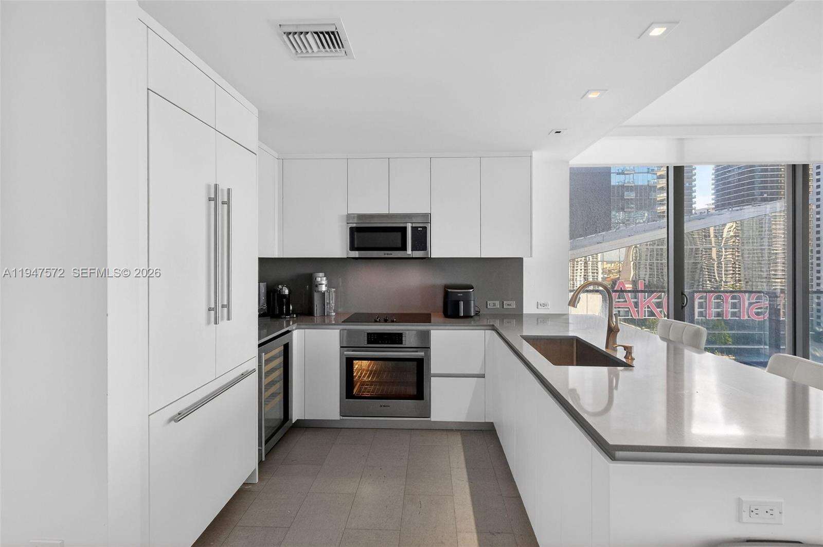 Reach Brickell at 68 6 St, Miami, FL 33131 - For Rent photo 9