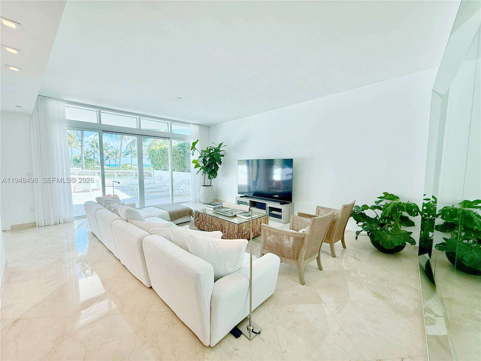 Continuum North Tower at 50 Pointe Dr, Miami Beach, FL 33139 - For Rent photo 2