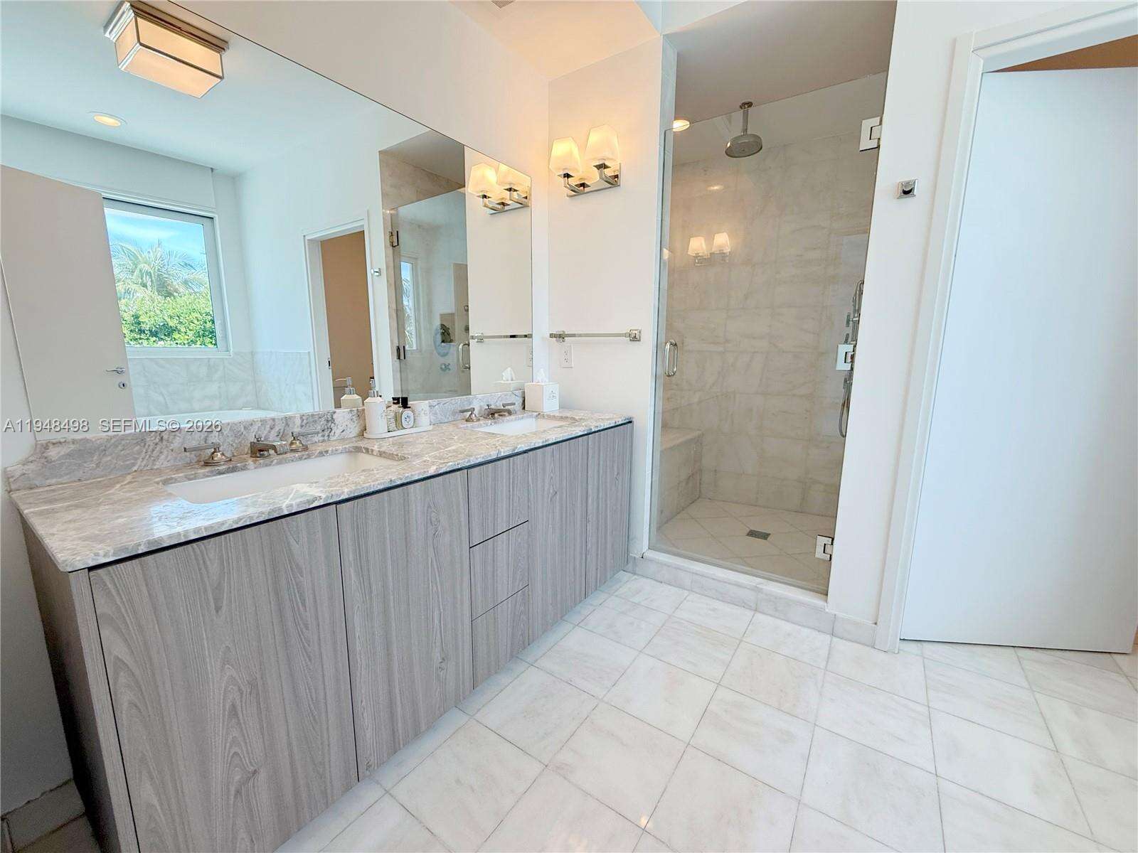 Continuum North Tower at 50 Pointe Dr, Miami Beach, FL 33139 - For Rent photo 15