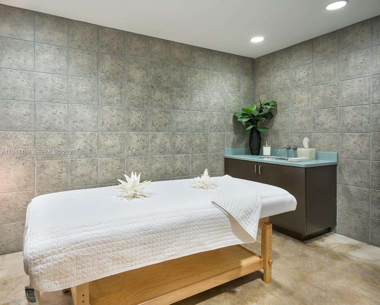 Continuum North Tower at 50 Pointe Dr, Miami Beach, FL 33139 - For Rent photo 27
