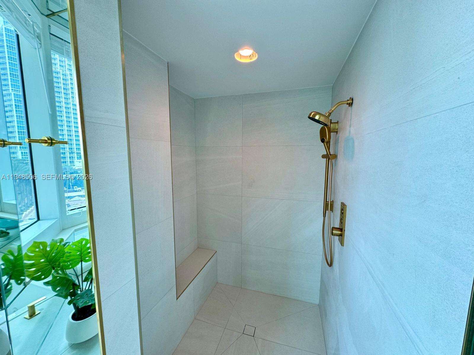 Portofino Tower at 300 Pointe Dr, Miami Beach, FL 33139 - For Rent photo 18