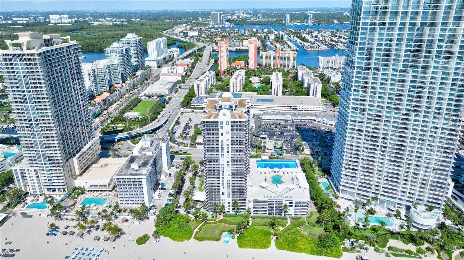 Sands Pointe at 16711 Collins Ave, Sunny Isles Beach, FL 33160 - For Rent photo 6