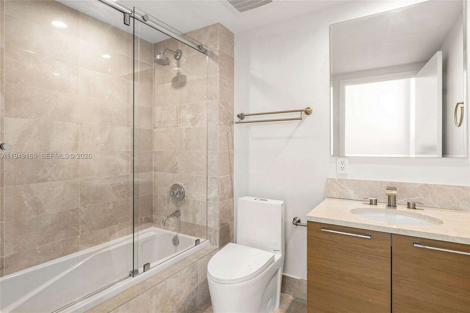 Jade Beach at 17001 Collins Ave, Sunny Isles Beach, FL 33160 - For Rent photo 34