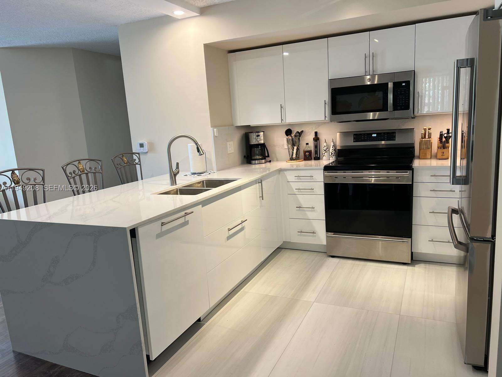 The Yacht Club At Aventura at 19901 Country Club Dr, Aventura, FL 33180 - For Rent photo 1