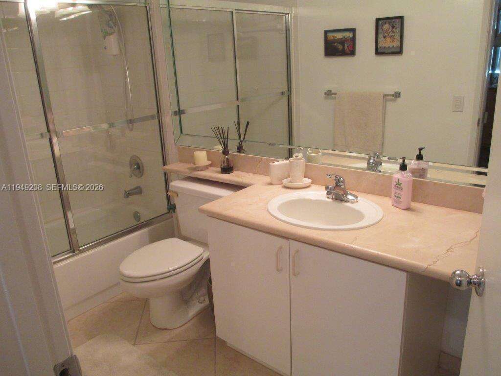 The Yacht Club At Aventura at 19901 Country Club Dr, Aventura, FL 33180 - For Rent photo 8