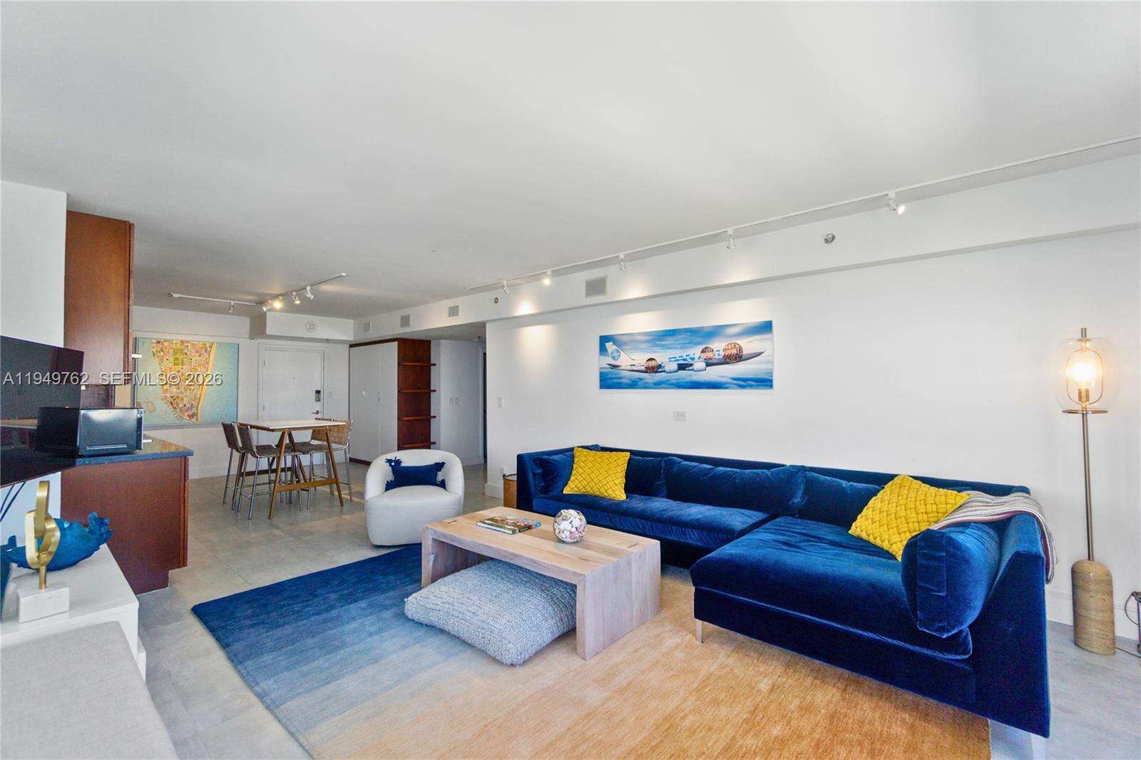 Decoplage at 100 Lincoln Rd, Miami Beach, FL 33139 - For Rent photo 2