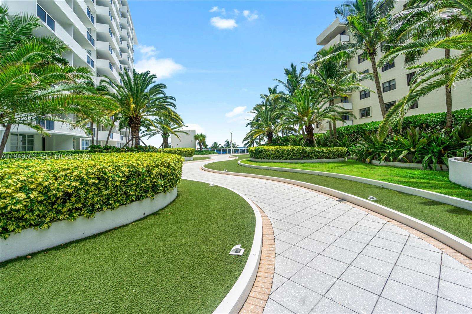 Decoplage at 100 Lincoln Rd, Miami Beach, FL 33139 - For Rent photo 39