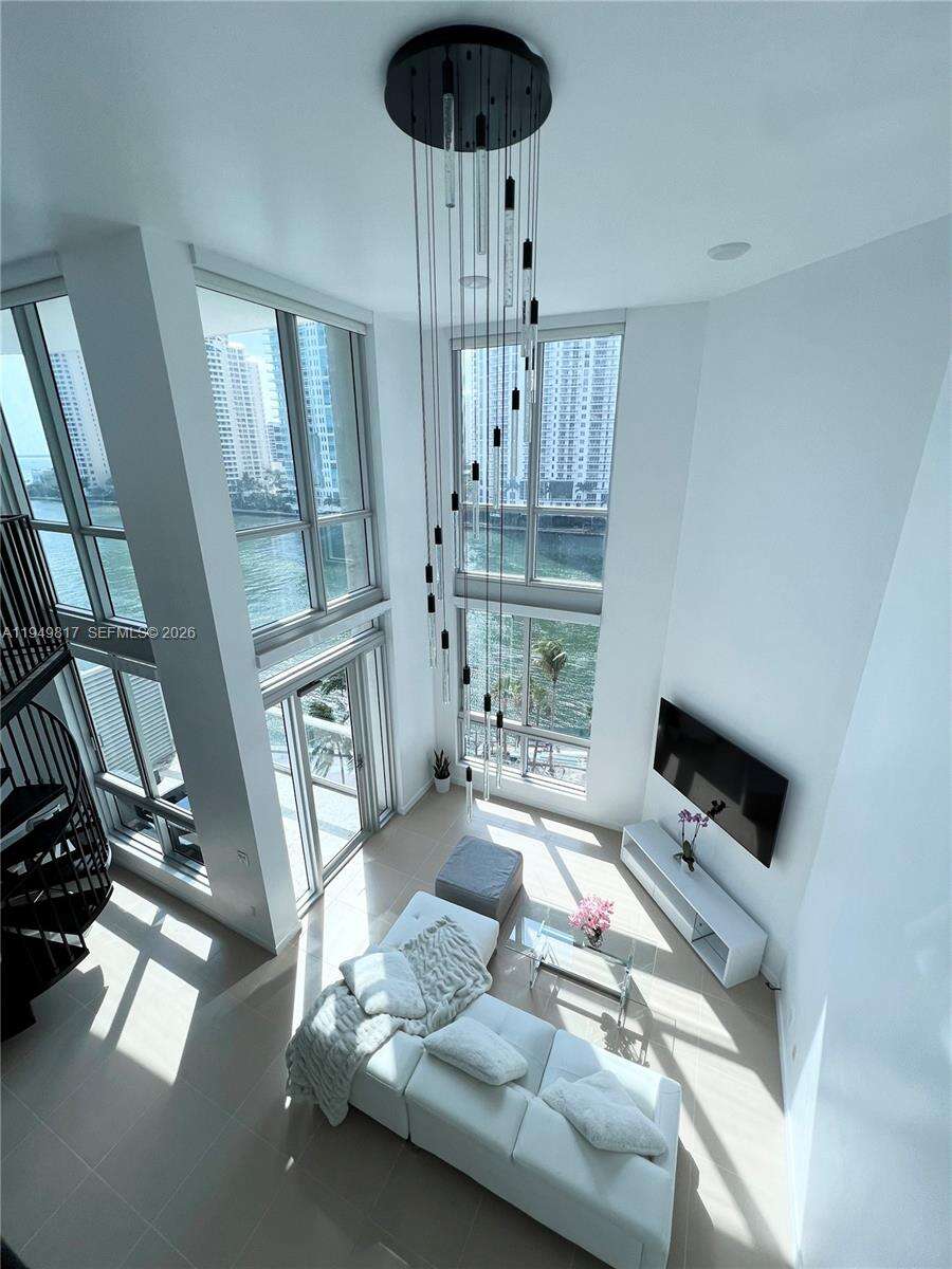 Met 1 at 300 Biscayne Blvd, Miami, FL 33131 - For Rent photo 1