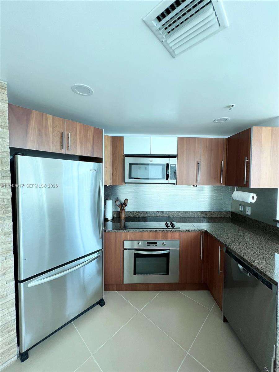 Met 1 at 300 Biscayne Blvd, Miami, FL 33131 - For Rent photo 18