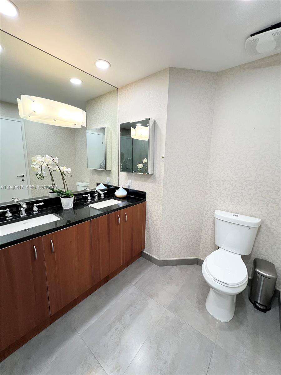 Met 1 at 300 Biscayne Blvd, Miami, FL 33131 - For Rent photo 6