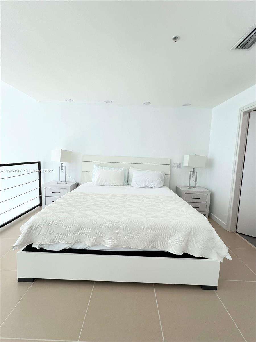 Met 1 at 300 Biscayne Blvd, Miami, FL 33131 - For Rent photo 7