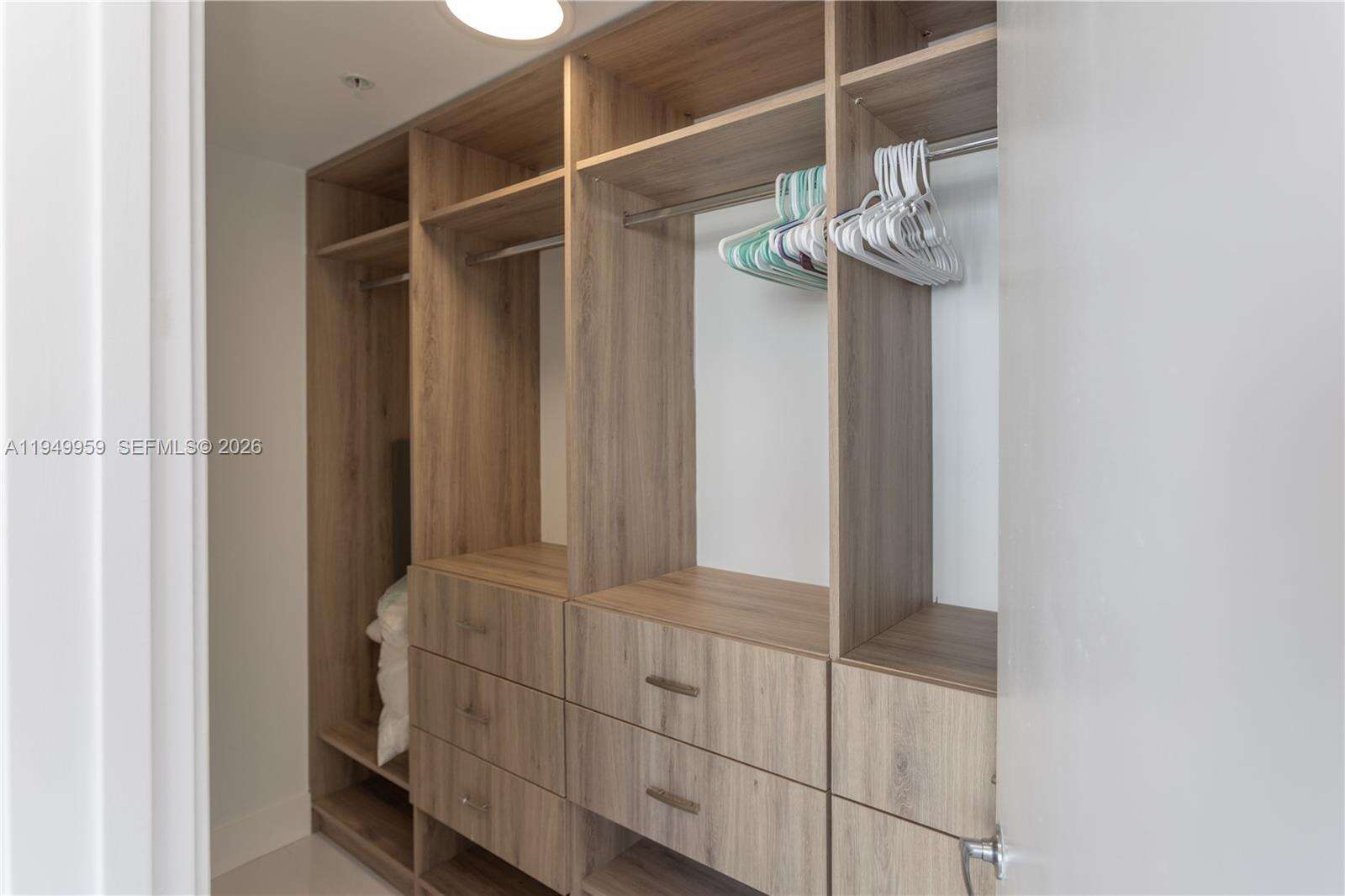 Marina Palms at 17111 Biscayne Blvd, North Miami Beach, FL 33160 - For Rent photo 11