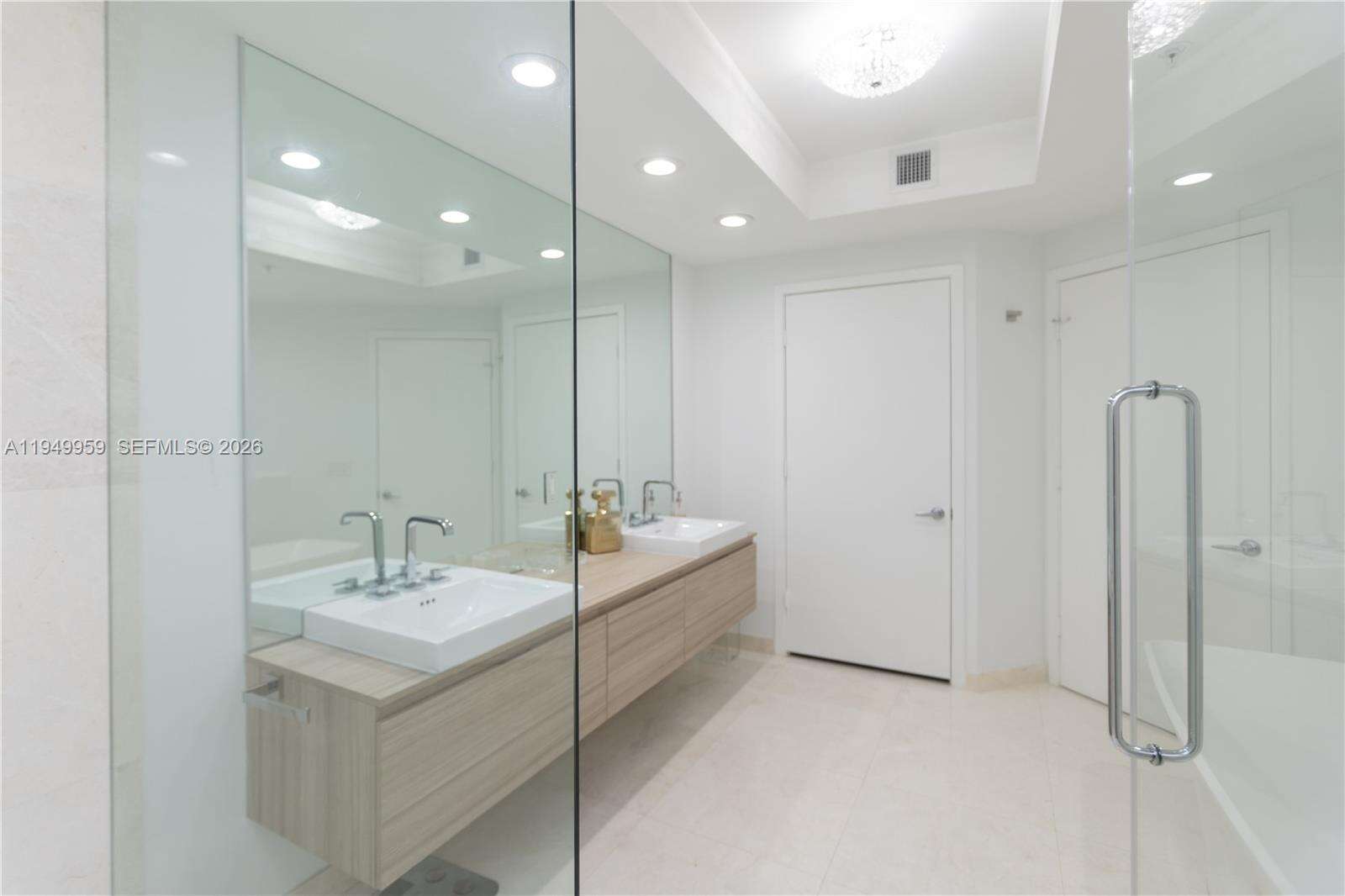 Marina Palms at 17111 Biscayne Blvd, North Miami Beach, FL 33160 - For Rent photo 10