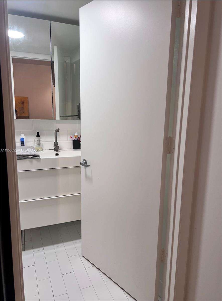 Neo Vertika at 690 1 Ct, Miami, FL 33130 - For Rent photo 19