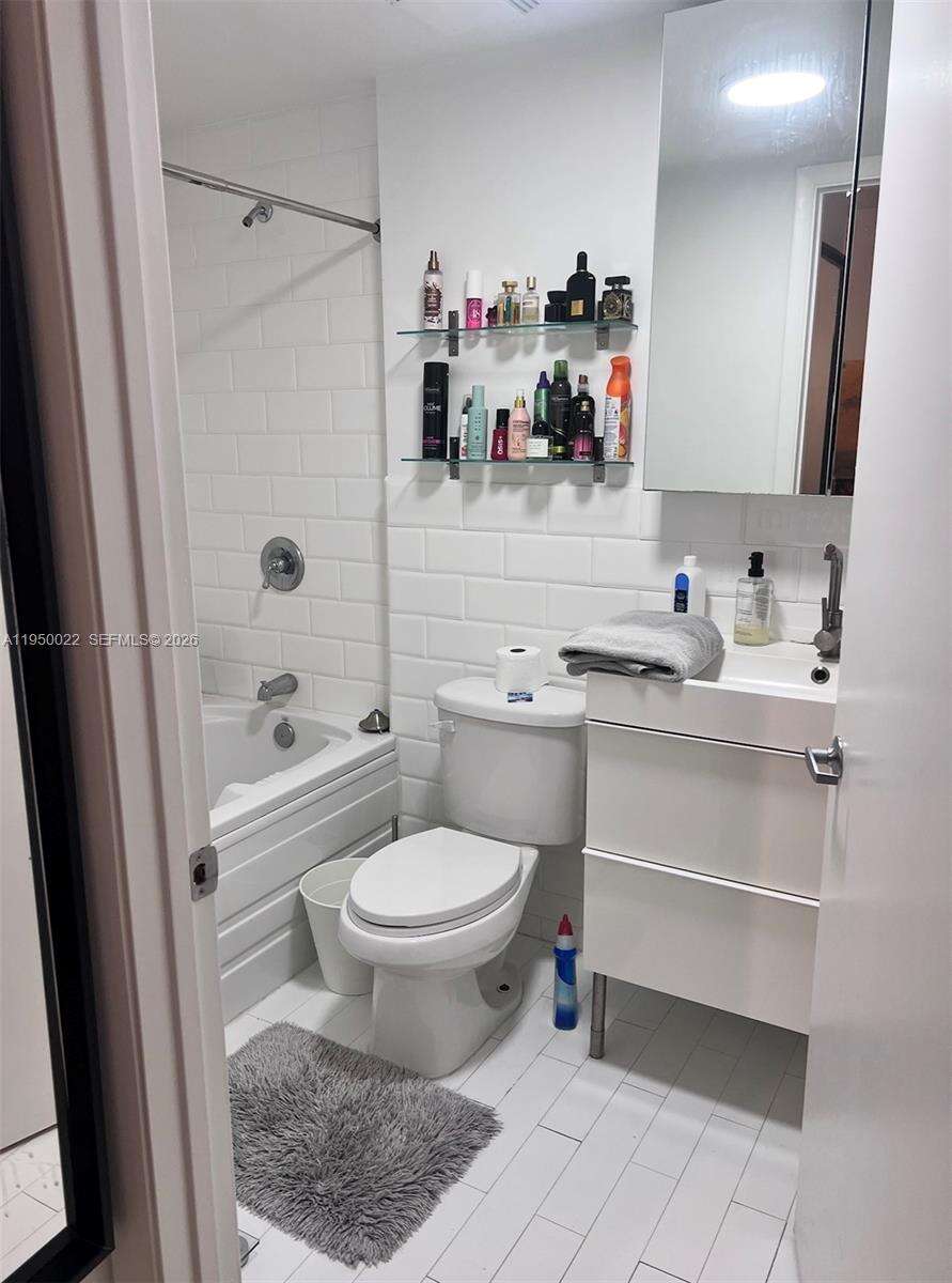Neo Vertika at 690 1 Ct, Miami, FL 33130 - For Rent photo 21