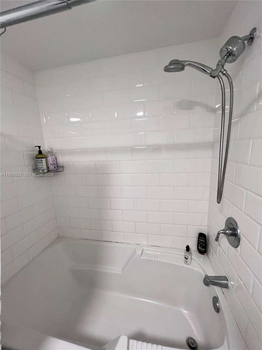 Neo Vertika at 690 1 Ct, Miami, FL 33130 - For Rent photo 23