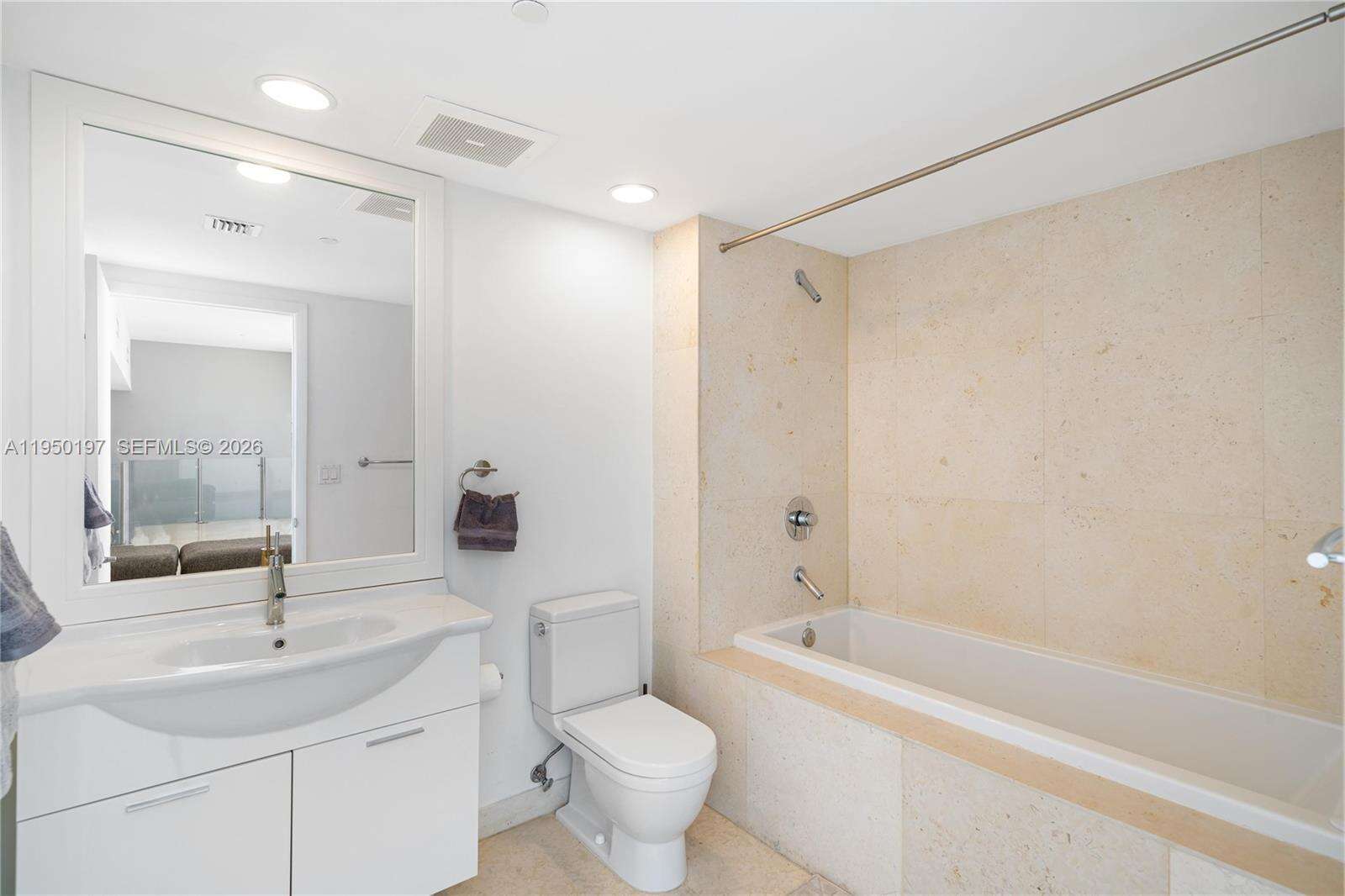 Icon Brickell 2 at 495 Brickell, Miami, FL 33131 - For Rent photo 15
