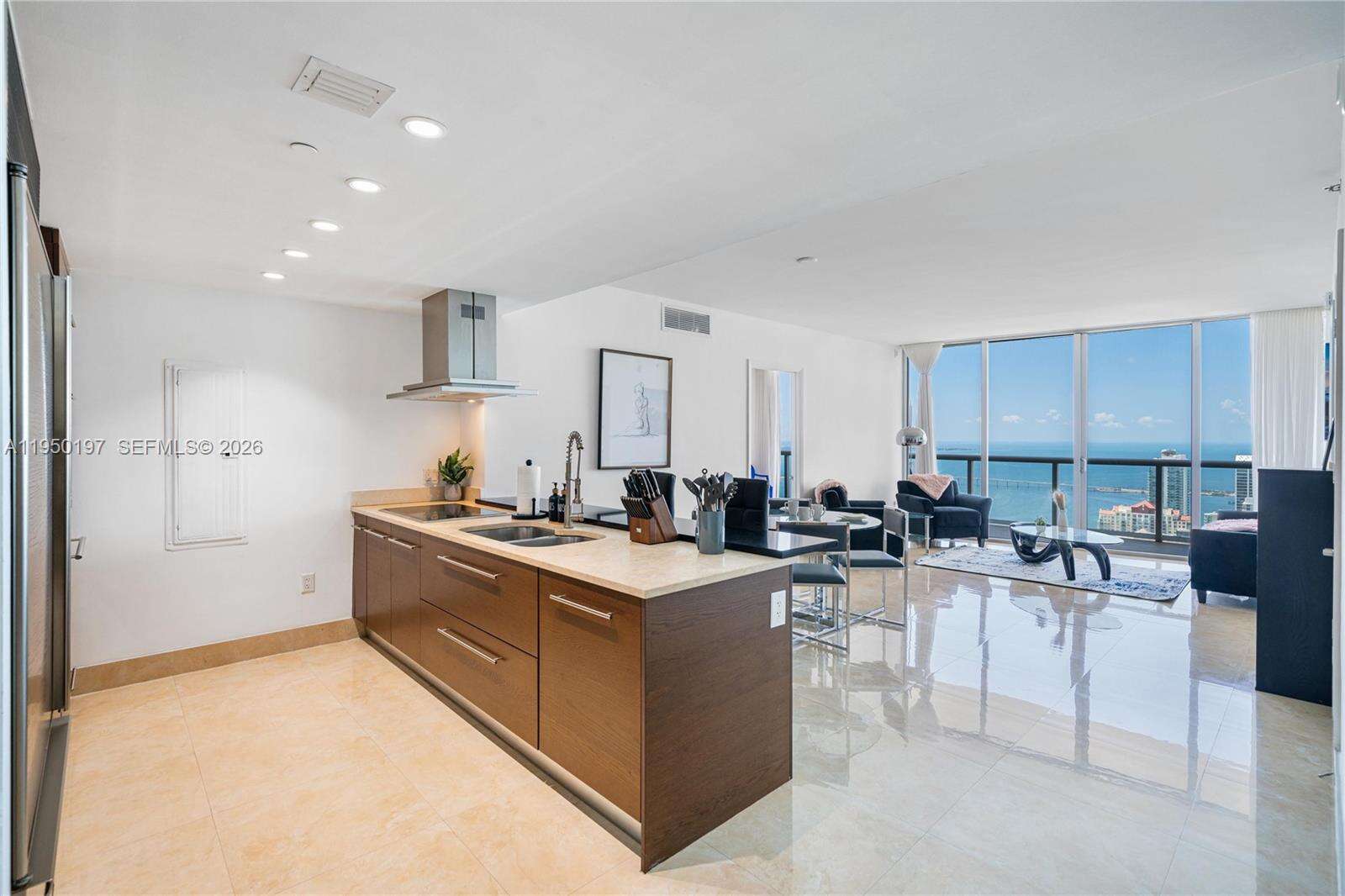 Icon Brickell 2 at 495 Brickell, Miami, FL 33131 - For Rent photo 3