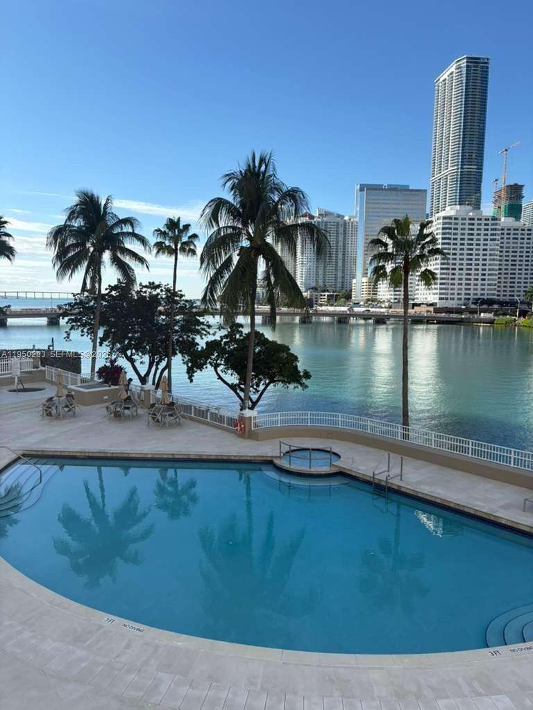 Courvoisier Courts at 701 Brickell Key Blvd, Miami, FL 33131 - For Rent photo 15