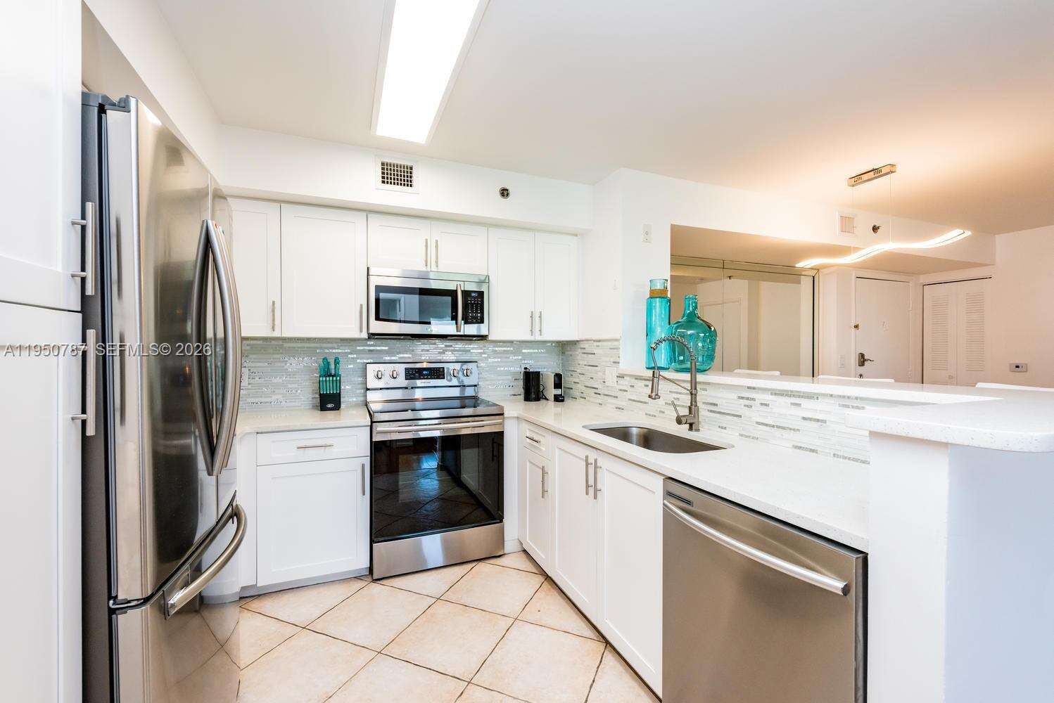 The Yacht Club At Aventura at 19801 Country Club Dr, Aventura, FL 33180 - For Rent photo 18