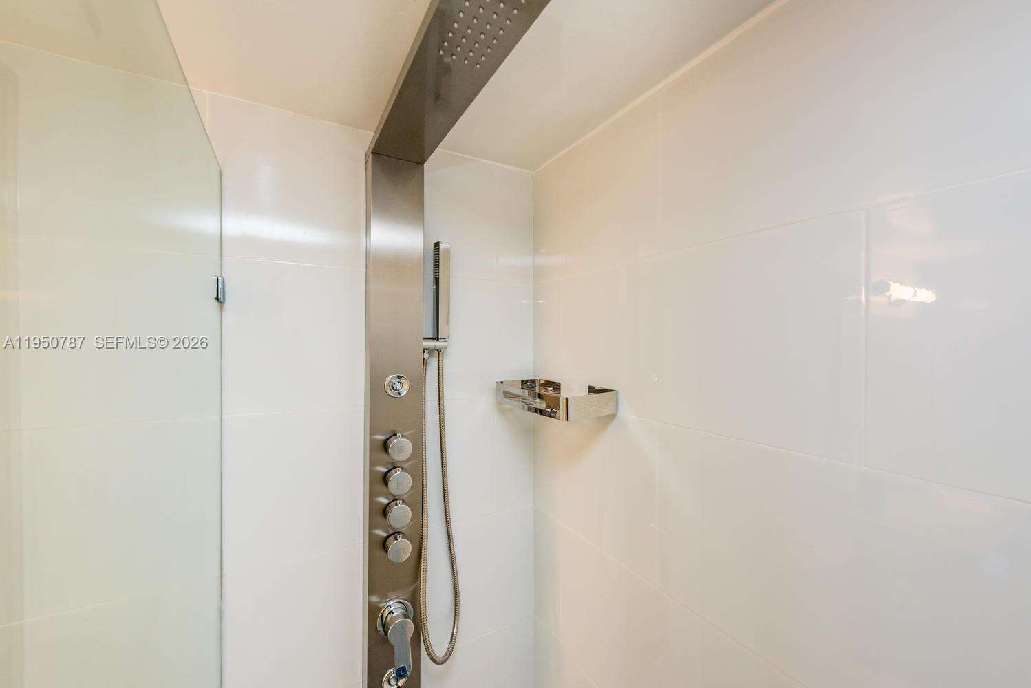 The Yacht Club At Aventura at 19801 Country Club Dr, Aventura, FL 33180 - For Rent photo 28
