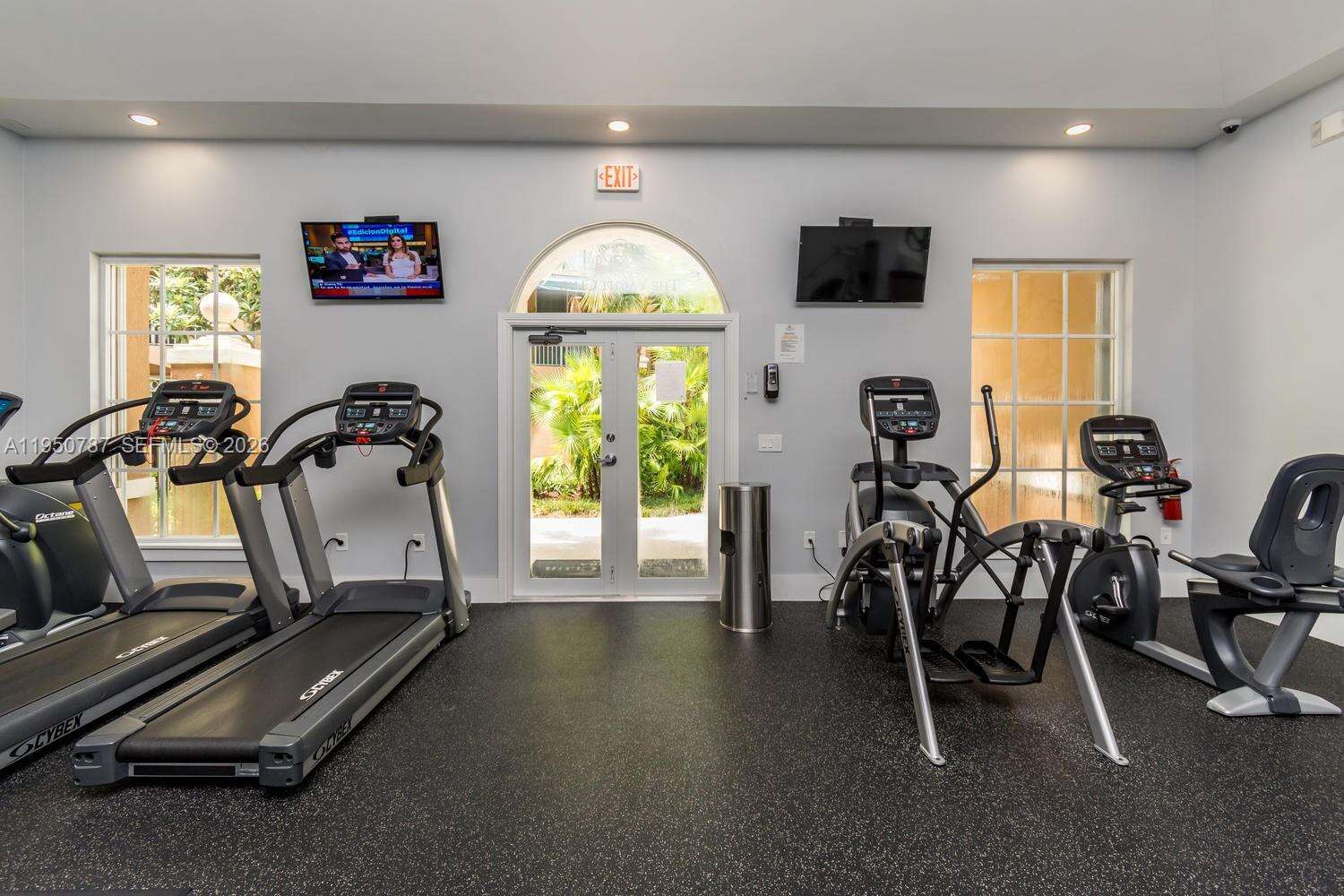The Yacht Club At Aventura at 19801 Country Club Dr, Aventura, FL 33180 - For Rent photo 48