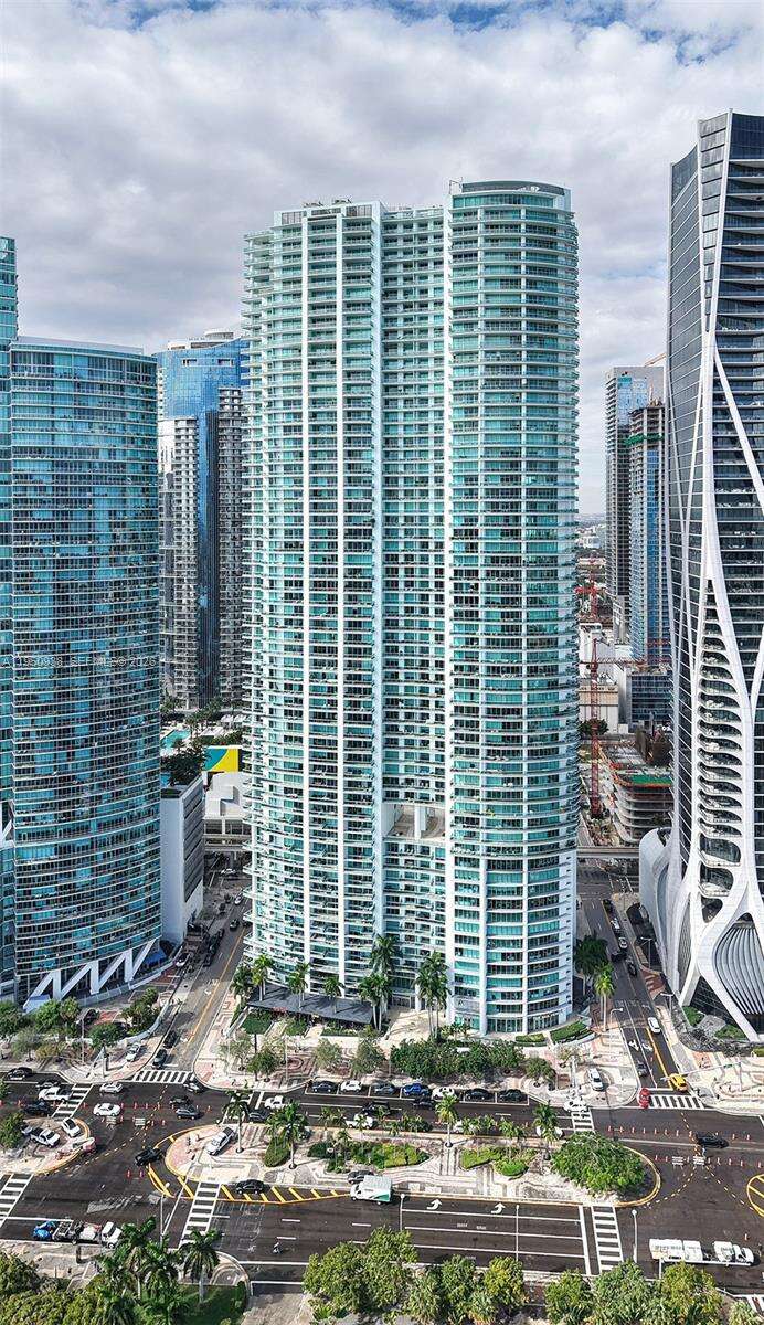900 Biscayne at 900 Biscayne Blvd, Miami, FL 33132 - For Rent photo 2