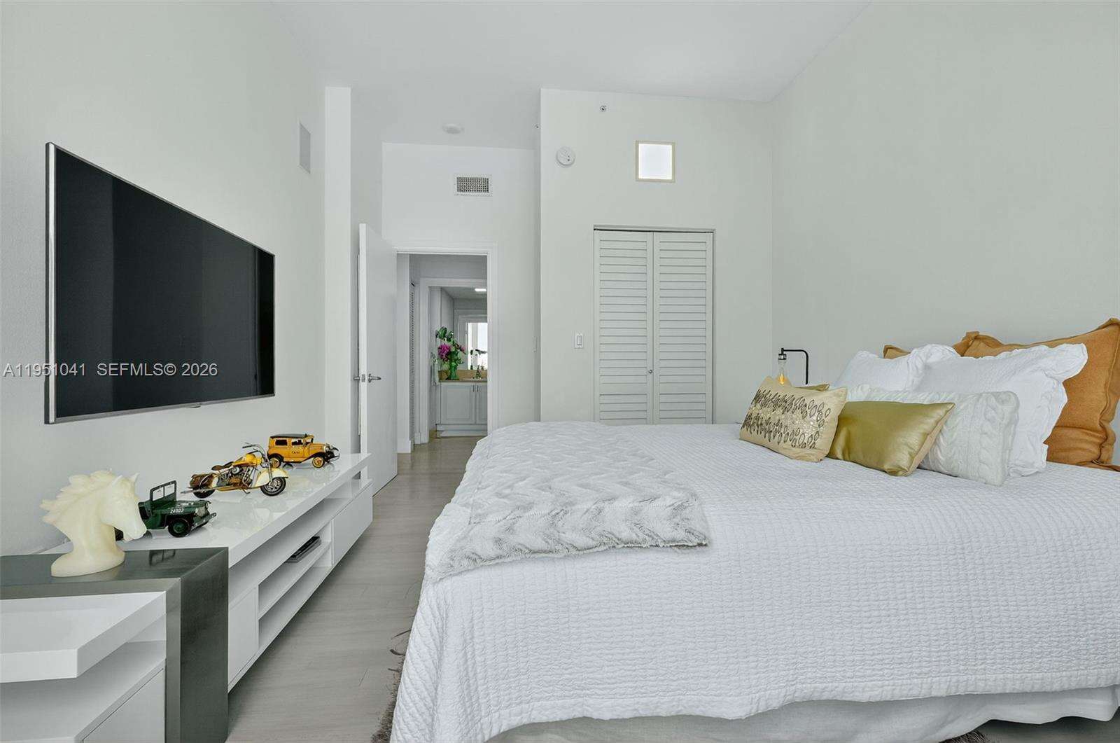 The Mark On Brickell at 1155 Brickell Bay Dr, Miami, FL 33131 - For Rent photo 13