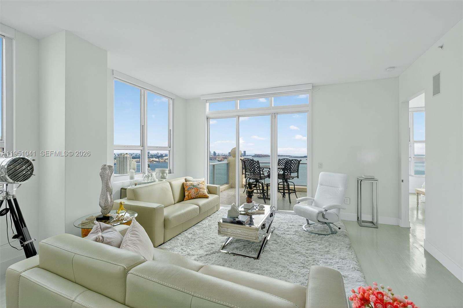 The Mark On Brickell at 1155 Brickell Bay Dr, Miami, FL 33131 - For Rent photo 3