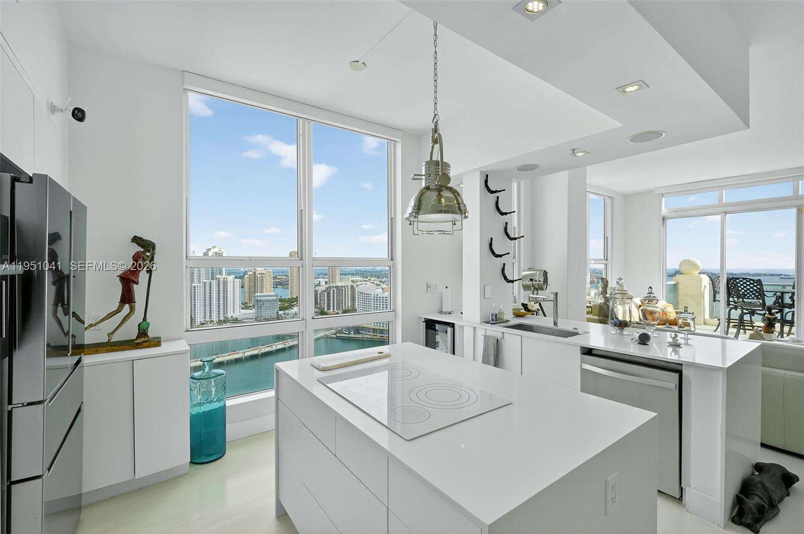 The Mark On Brickell at 1155 Brickell Bay Dr, Miami, FL 33131 - For Rent photo 7