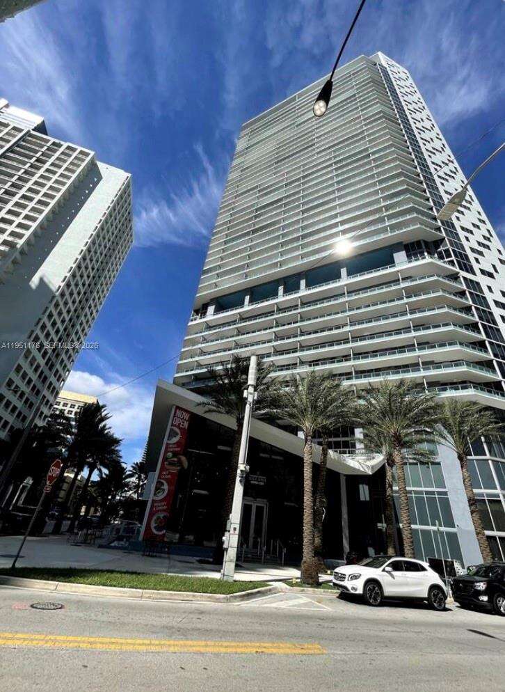 Brickell House at 1300 Brickell Bay Dr, Miami, FL 33131 - For Rent photo 12