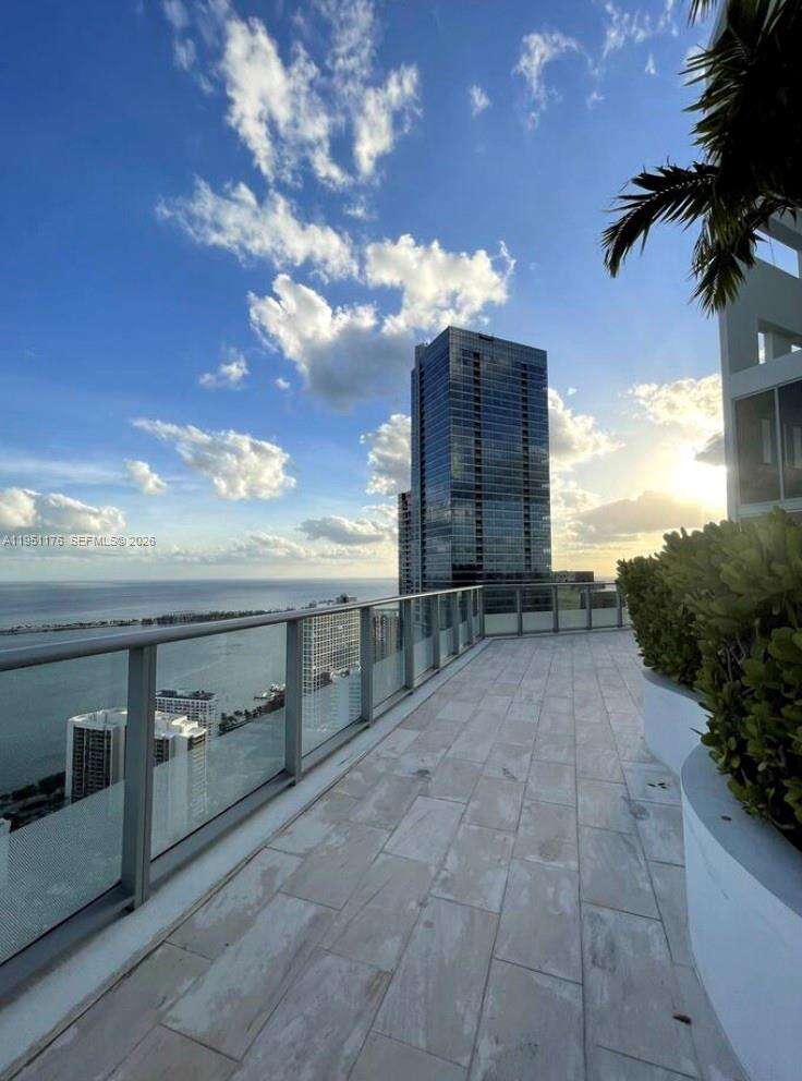 Brickell House at 1300 Brickell Bay Dr, Miami, FL 33131 - For Rent photo 16