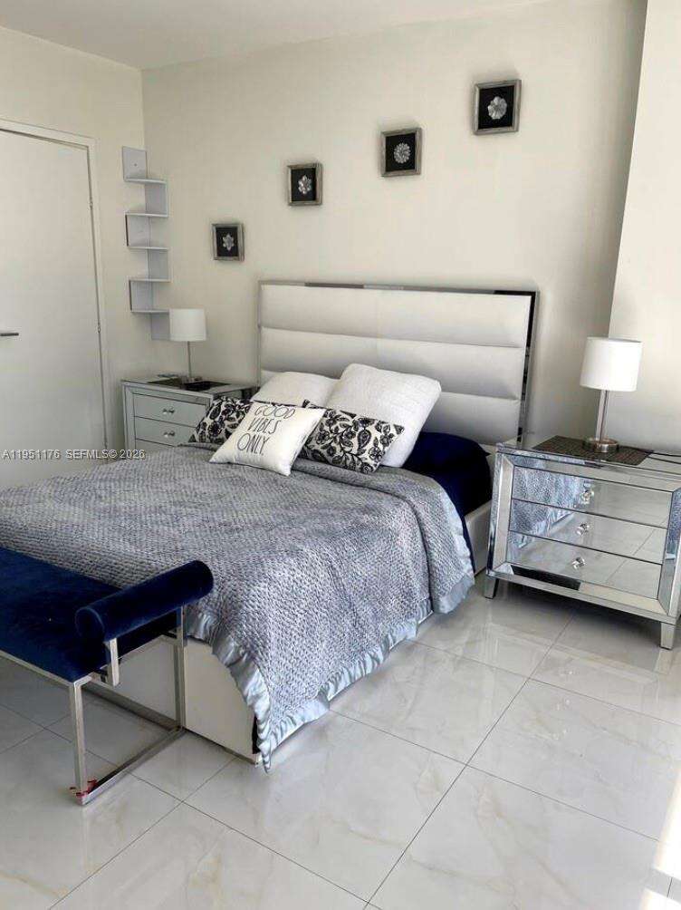 Brickell House at 1300 Brickell Bay Dr, Miami, FL 33131 - For Rent photo 4